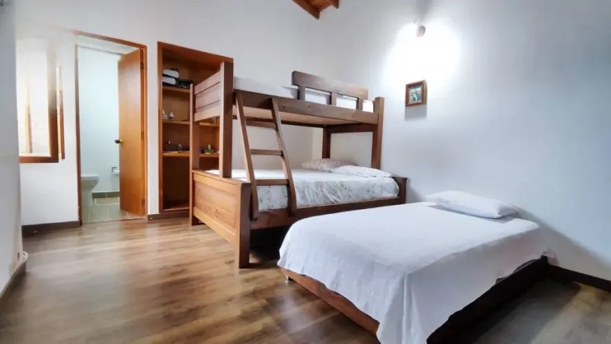 Casa de 4 alcobas en venta en El Retiro, 356 m² · foto 13 de 20