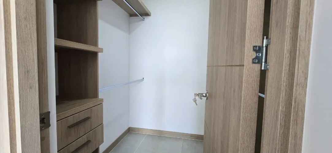 Apartamento de 3 alcobas en venta en Centro, Rionegro, 96 m² · foto 14 de 15