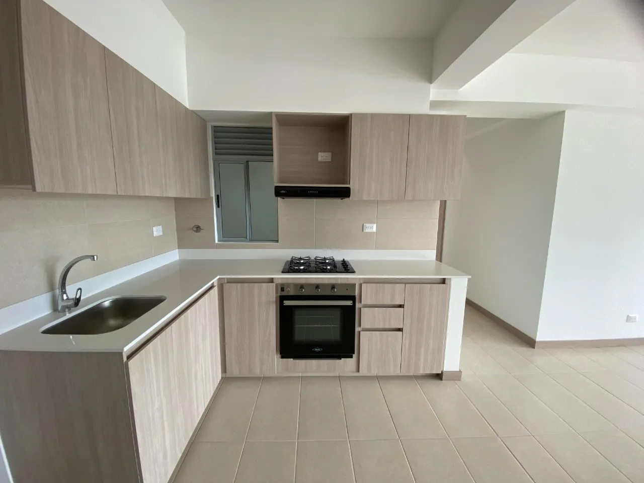 Apartamento en arriendo en Centro, Rionegro · foto 4 de 13
