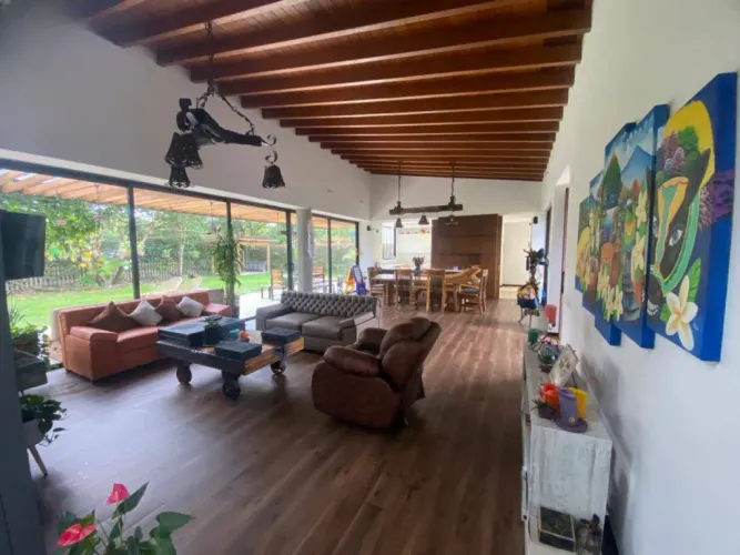 Casa de 3 alcobas en venta en Centro, Rionegro, 1500 m² · foto 3 de 14