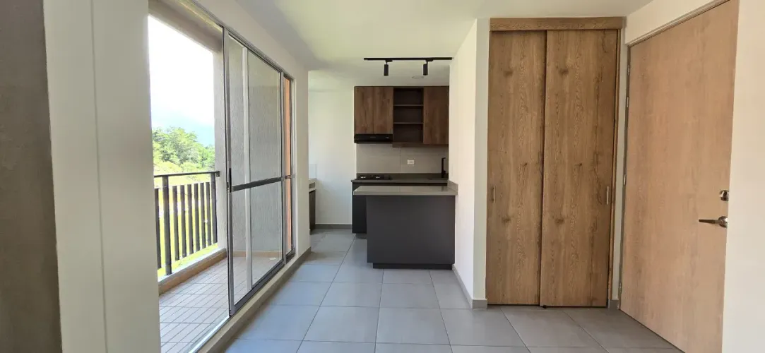 Apartamento de 2 alcobas en venta en Centro, Rionegro, 60 m² · foto 2 de 17