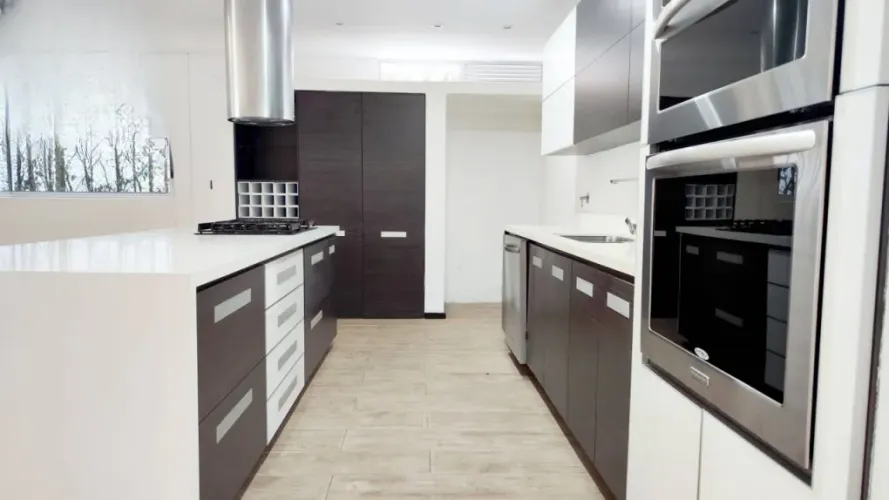 Casa de 3 alcobas en venta en El Retiro, 377 m² · foto 3 de 20