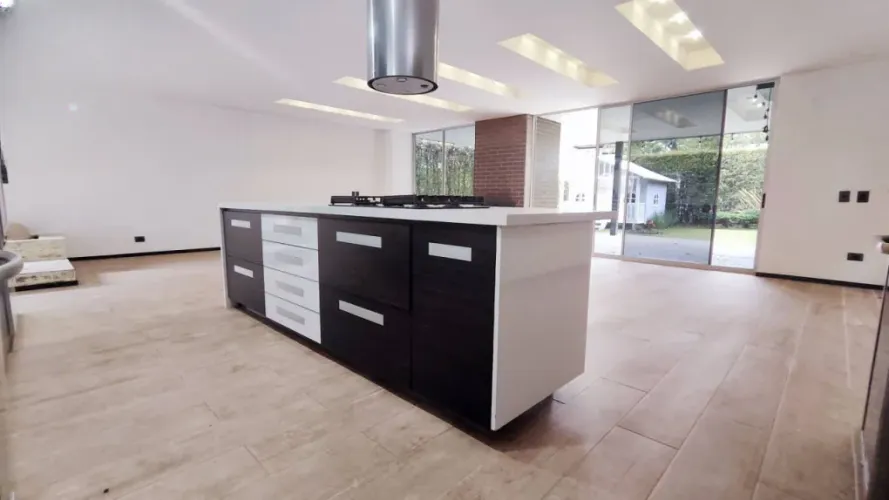 Casa de 3 alcobas en venta en El Retiro, 377 m² · foto 4 de 20