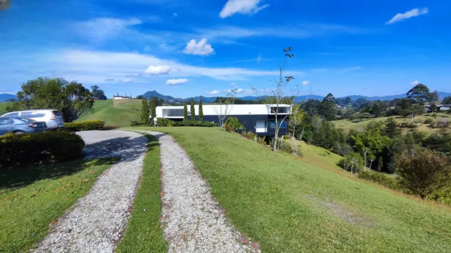 Casa de 5 alcobas en venta en El Carmen De Viboral, El Carmen de Viboral, 450 m² · foto 3 de 20
