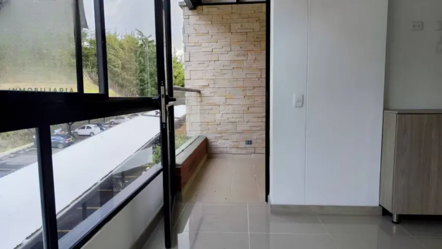 Apartamento de 3 alcobas en venta en El Retiro, 82 m² · foto 2 de 20