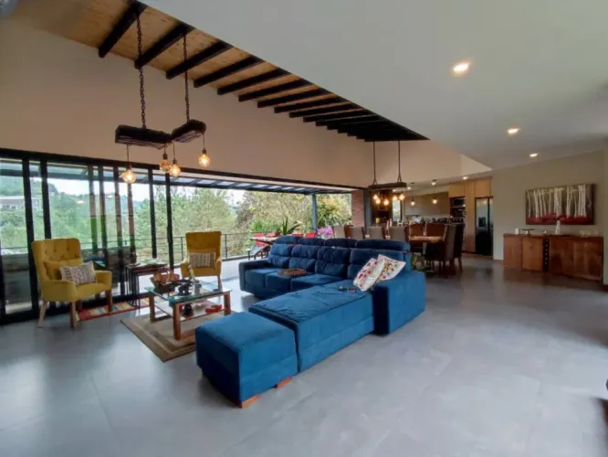 Casa de 3 alcobas en venta en El Retiro, 1141 m² · foto 2 de 20
