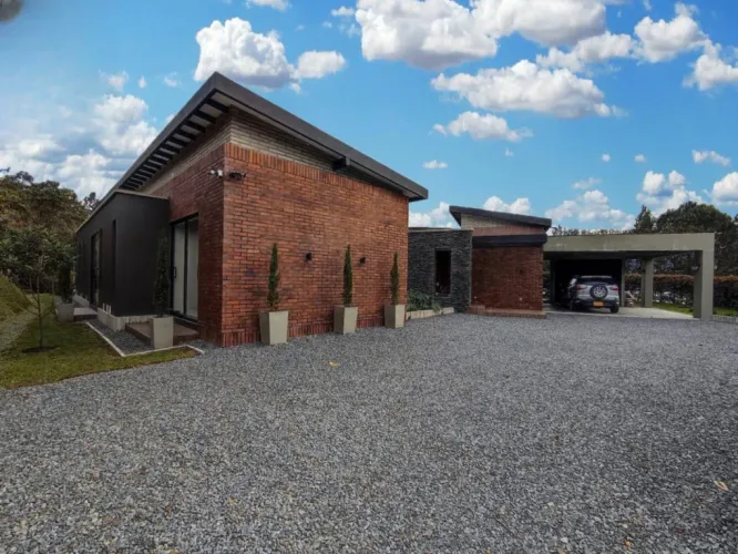 Casa de 3 alcobas en venta en El Retiro, 1141 m² · foto 5 de 20