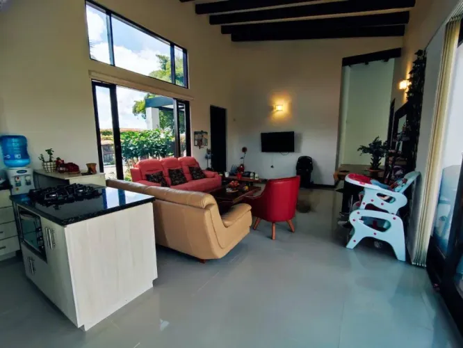 Casa de 3 alcobas en venta en Centro, Rionegro · foto 9 de 12