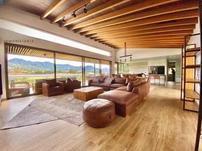 Casa de 3 alcobas en venta en Centro, Rionegro · foto 8 de 18