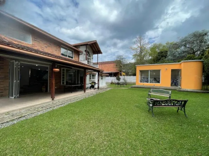 Casa de 5 alcobas en venta en El Retiro, 817 m² · foto 3 de 17