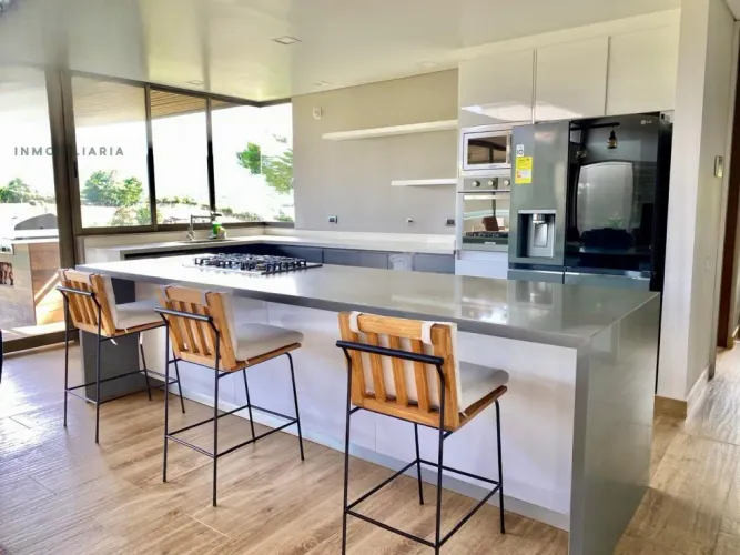 Casa de 3 alcobas en venta en Centro, Rionegro · foto 12 de 18