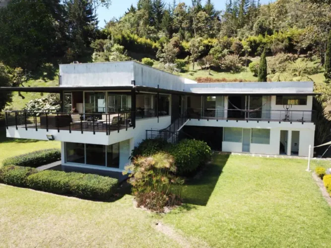 Casa de 5 alcobas en venta en Centro, Rionegro, 550 m² · foto 2 de 20