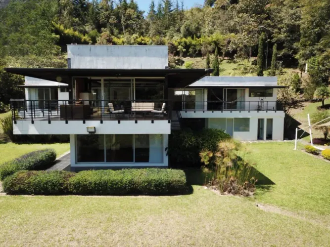 Casa de 5 alcobas en venta en Centro, Rionegro, 550 m² · foto 3 de 20