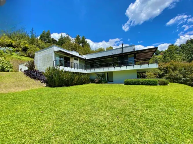 Casa de 5 alcobas en venta en Centro, Rionegro, 550 m² · foto 4 de 20