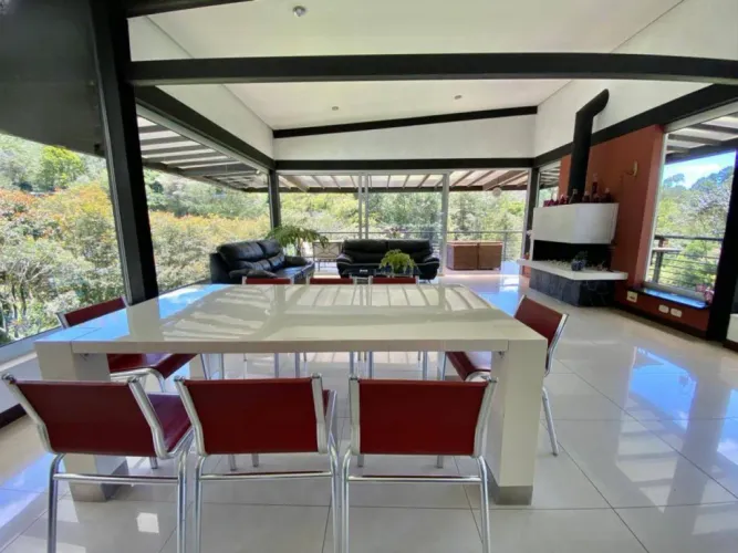 Casa de 5 alcobas en venta en Centro, Rionegro, 550 m² · foto 14 de 20