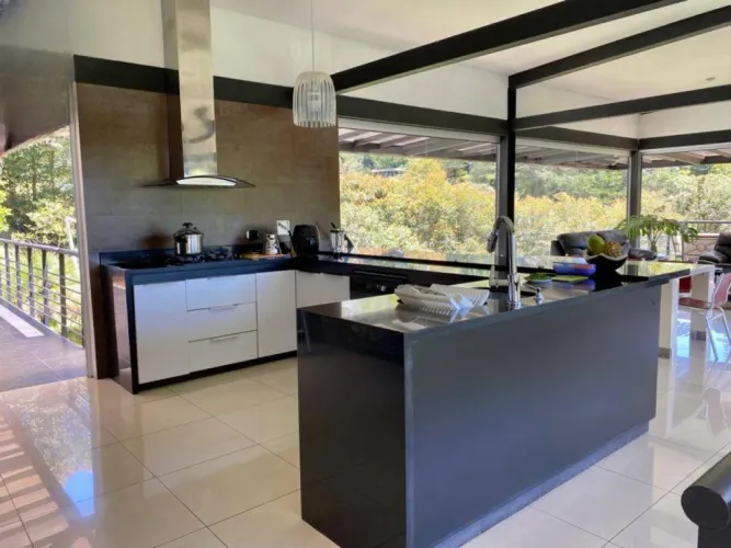 Casa de 5 alcobas en venta en Centro, Rionegro, 550 m² · foto 15 de 20