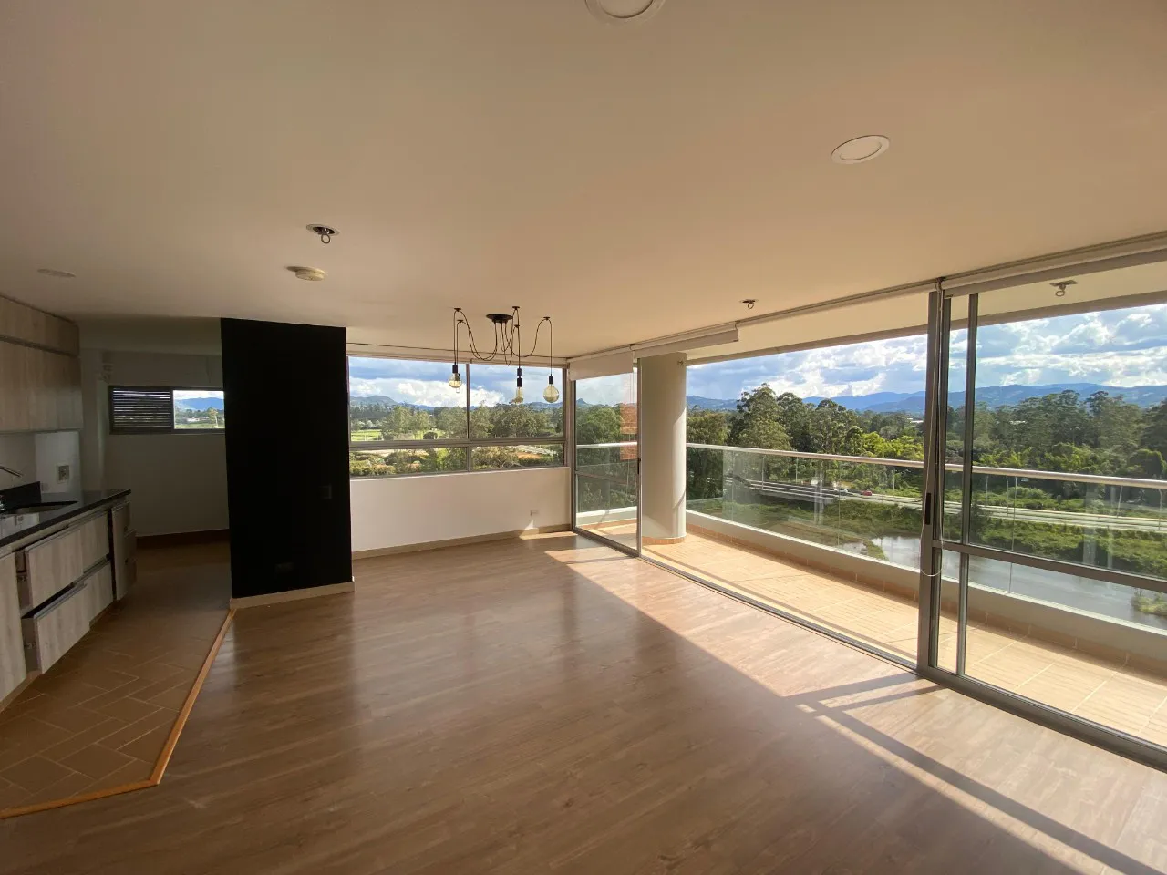 Apartamento en arriendo en Centro, Rionegro · foto 3 de 18