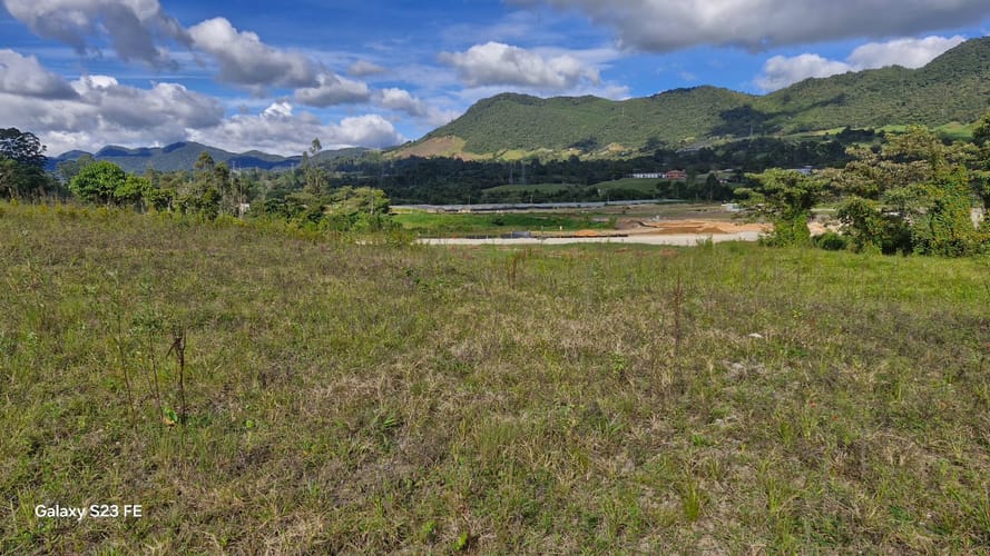 Lote en venta en El Tambo, La Ceja, 1937 m² · foto 2 de 11