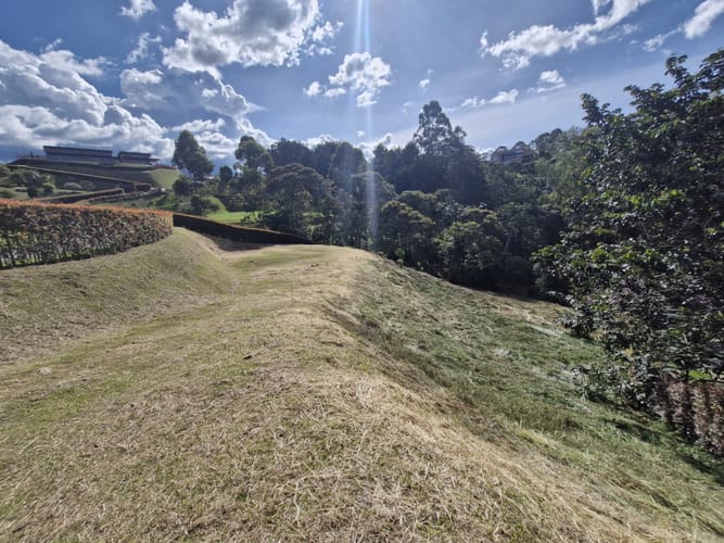 Lote en venta en Quirama, El Carmen de Viboral, 2986 m² · foto 2 de 9