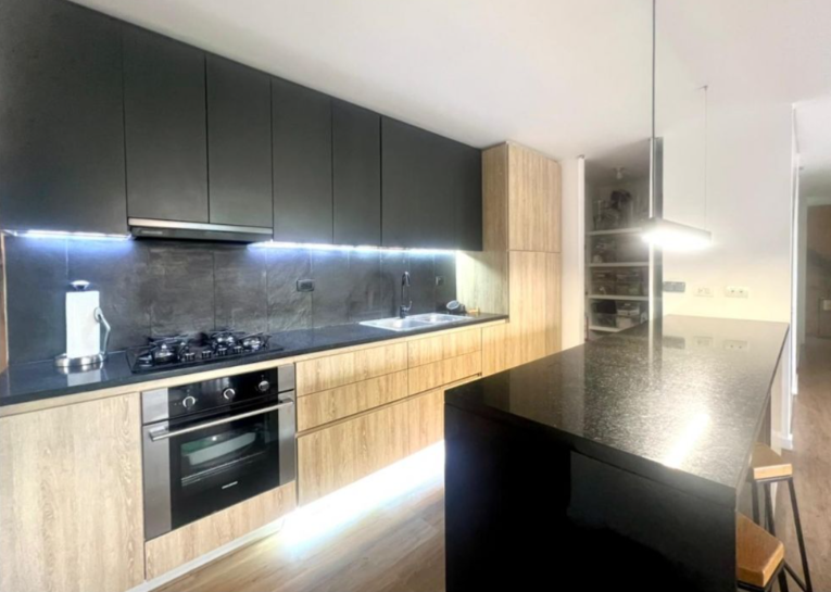Apartamento en arriendo en El Poblado, Medellín · foto 3 de 18