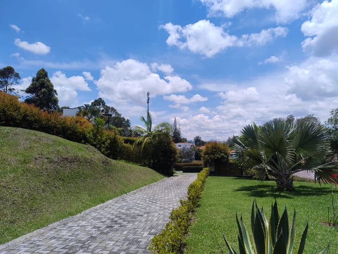 Casa de 3 alcobas en venta en La Ceja, 300 m² · foto 2 de 24