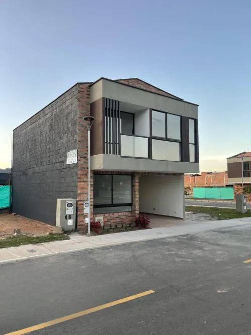 Casa de 3 alcobas en venta en La Ceja, 147 m² · foto 8 de 10