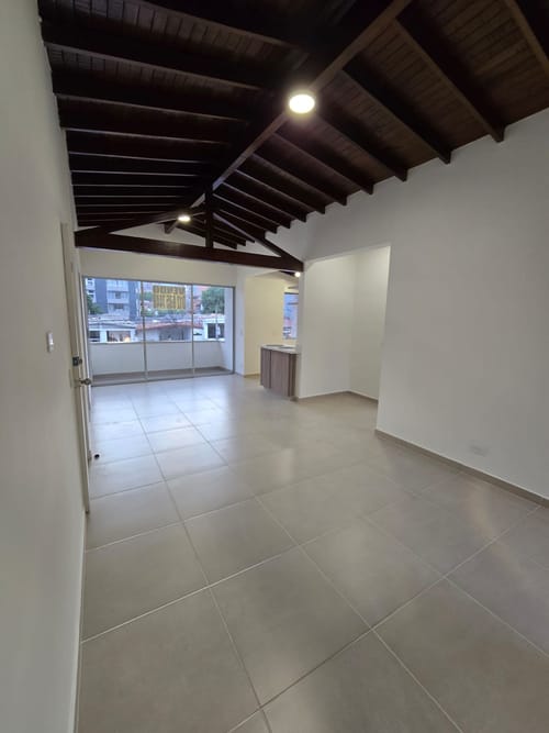 Apartamento de 3 alcobas en venta en Las Acacias, Medellín, 92 m² · foto 2 de 8