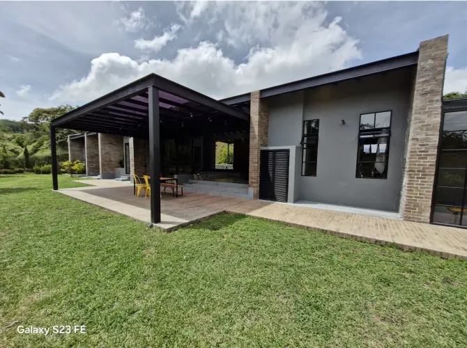 Casa de 5 alcobas en venta en El Capiro, Rionegro, 1600 m² · foto 5 de 24