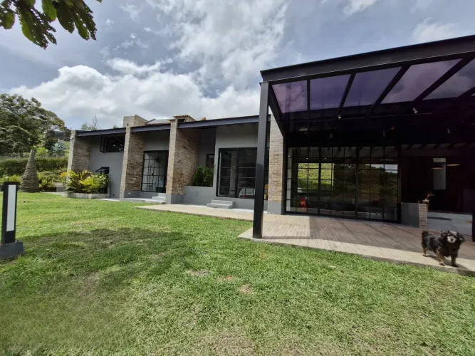 Casa de 5 alcobas en venta en El Capiro, Rionegro, 1600 m² · foto 10 de 24