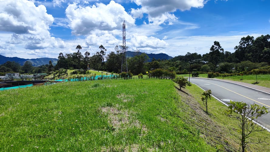 Lote en venta en Guamito, La Ceja, 2004 m² · foto 3 de 11