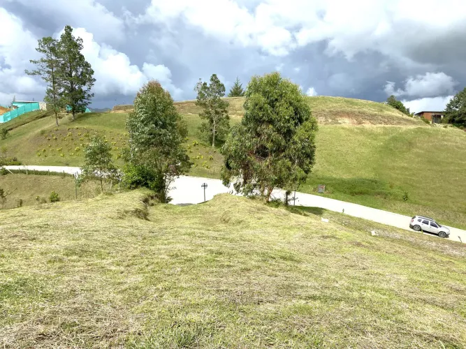 Lote en venta en Amapola, El Retiro, 2050 m² · foto 7 de 9