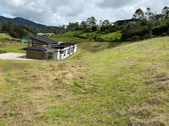 Lote en venta en Amapola, El Retiro, 2050 m² · foto 9 de 9