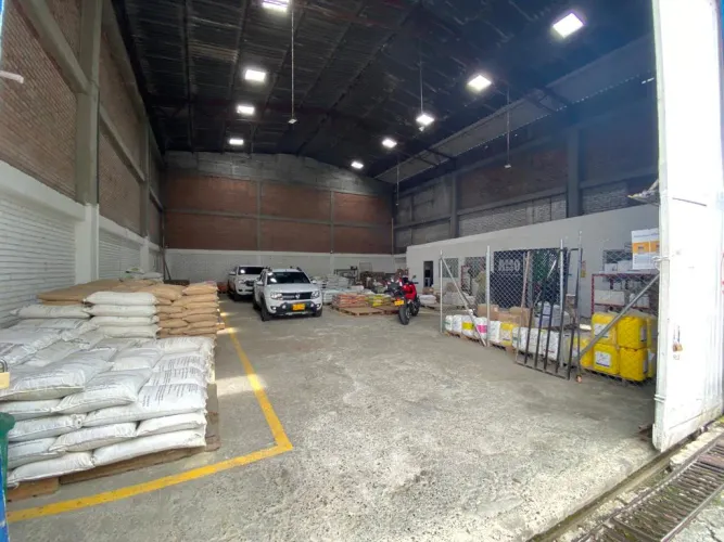 Bodega en venta en Bosques De Santa Elena, Pereira, 375 m² · foto 4 de 12