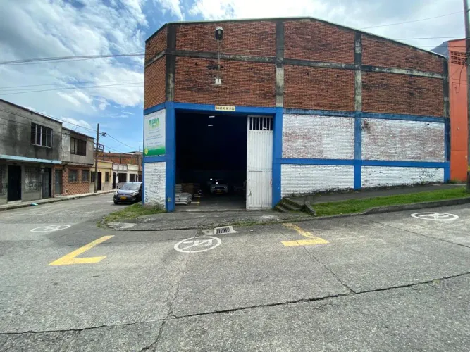 Bodega en venta en Bosques De Santa Elena, Pereira, 1866 m² · foto 10 de 13