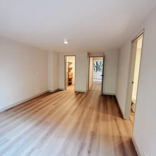 Apartamento de 3 alcobas en venta en El Castillo, Medellín, 246 m² · foto 6 de 13