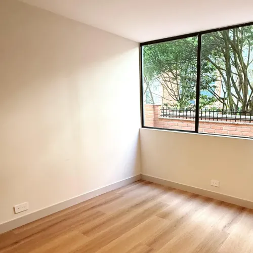 Apartamento de 3 alcobas en venta en El Castillo, Medellín, 246 m² · foto 11 de 13