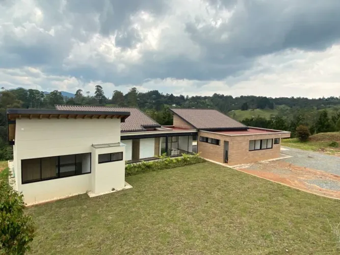 Casa de 3 alcobas en venta en Pantanillo, El Retiro · foto 2 de 14