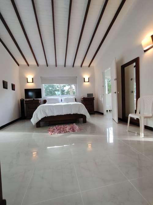 Casa de 5 alcobas en arriendo en Vilachuaga, Rionegro, 500 m² · foto 16 de 24