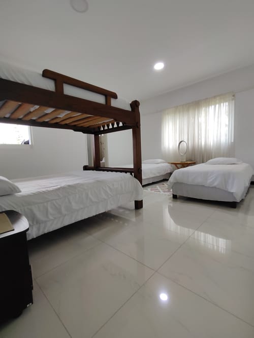 Casa de 5 alcobas en arriendo en Vilachuaga, Rionegro, 500 m² · foto 23 de 24