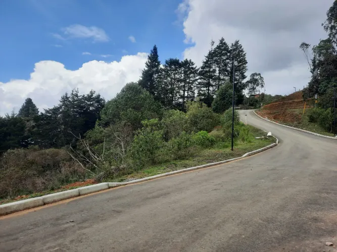 Lote en venta en La Clara, Guarne, 1523 m² · foto 3 de 18