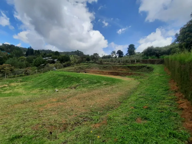 Lote en venta en La Clara, Guarne, 1523 m² · foto 5 de 18
