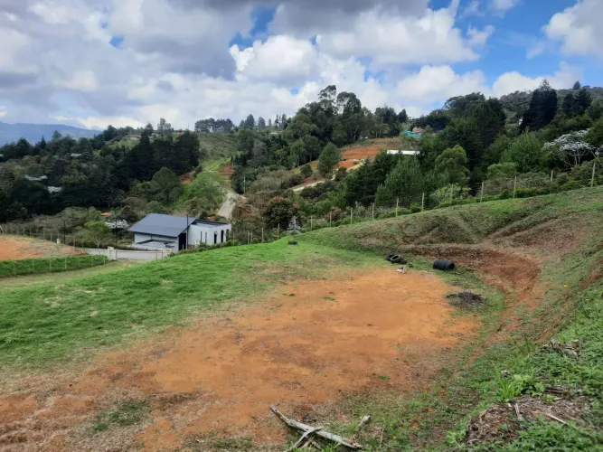 Lote en venta en La Clara, Guarne, 1523 m² · foto 11 de 18