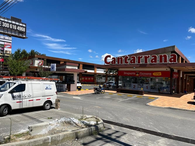 Local en venta en La Ceja, 1150 m² · foto 2 de 15