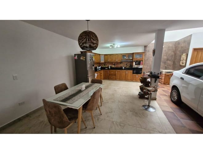 Casa de 4 alcobas en venta en El Porvenir, Rionegro, 270 m² · foto 3 de 18