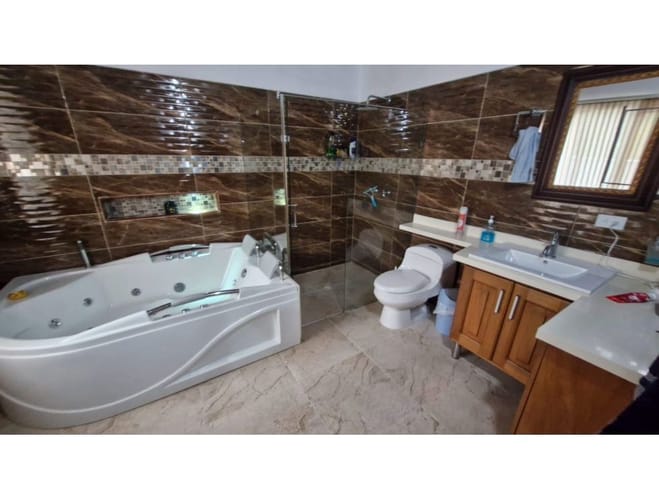 Casa de 4 alcobas en venta en El Porvenir, Rionegro, 270 m² · foto 17 de 18
