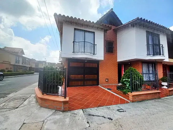 Casa de 4 alcobas en venta en Rionegro, 117 m² · foto 5 de 7