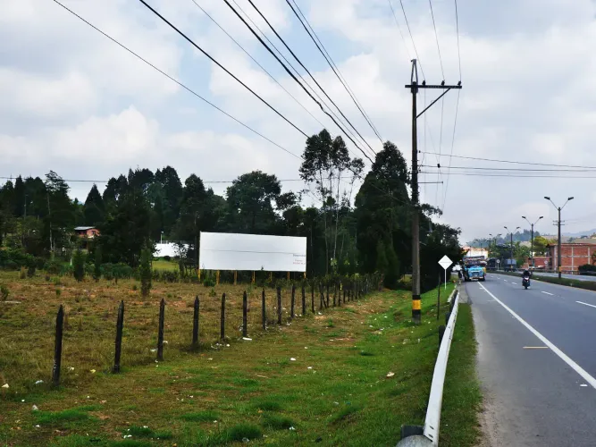 Lote en venta en La Clara, Guarne, 32000 m² · foto 2 de 6