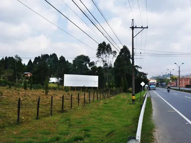 Lote en venta en La Clara, Guarne, 32000 m² · foto 4 de 6