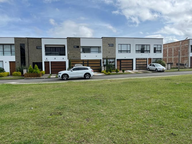 Lote en venta en El Porvenir, Rionegro, 110 m² · foto 3 de 7