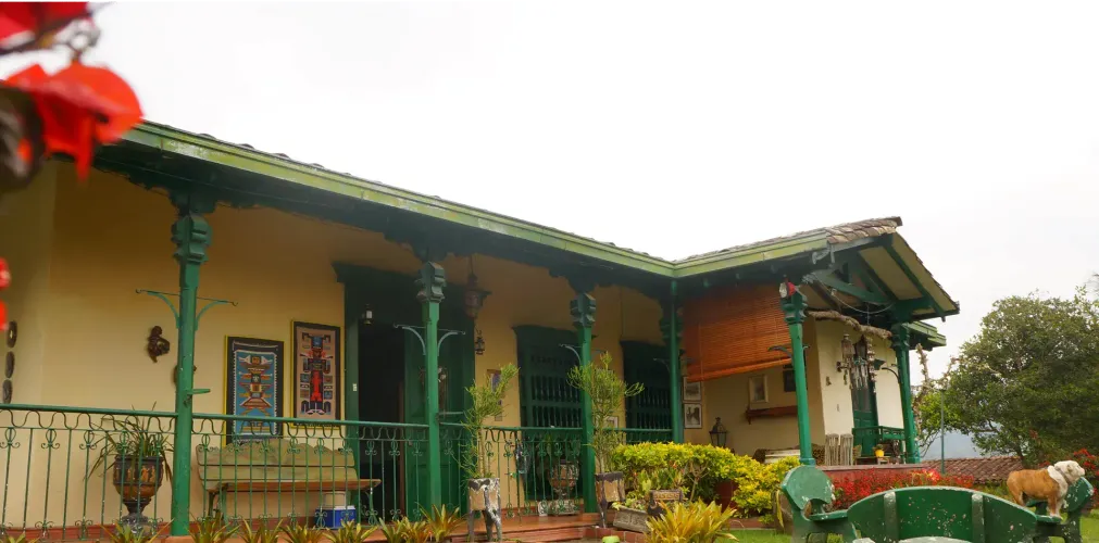 Casa de 5 alcobas en venta en Cabeceras De Llanogrande, Rionegro · foto 2 de 24